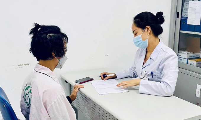1-1749894952-1749894963-9711-1749895113 Bệnh nhân ung thư được tư vấn tại Bệnh viện Bạch Mai. Ảnh: Thế Anh