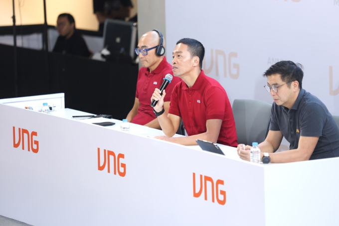 1-1750494792-4606-1750494878 Ông Lê Hồng Minh, Chủ tịch VNG (giữa) tại sự kiện. Ảnh: VNG