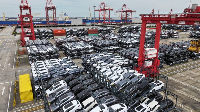 2024-05-09t000000z-1045994068-9087-6143-1749205237 Xe điện chuẩn bị xuất khẩu tại Cảng container quốc tế Taicang ở Tô Châu, tỉnh Giang Tô, Trung Quốc, vào ngày 9/5/2024. Ảnh: Reuters
