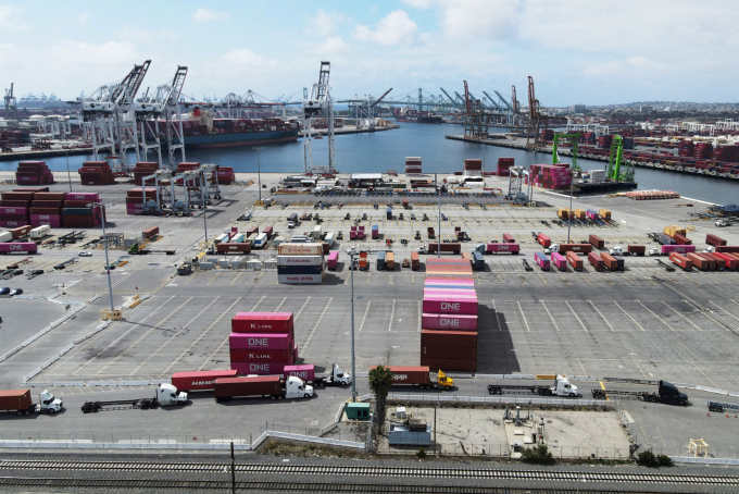 2025-05-08t090144z-1175465435-4225-7874-1749116955 Một góc cảng Los Angeles tại San Pedro, California, Mỹ vào ngày 5/5. Ảnh: Reuters