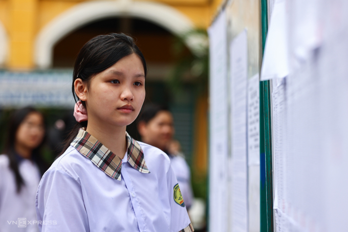 233a1630-3338-1749114702-17492-3640-8477-1749289312 Thí sinh dự thi lớp 10 công lập TP HCM tại điểm thi THPT Trưng Vương, quận 1, tháng 6/2025. Ảnh: Quỳnh Trần