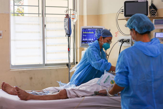 233a6118-1750152793-1141-1750152998 Điều trị người nhiễm Covid-19 tại Bệnh viện Bệnh Nhiệt đới TP HCM. Ảnh: Quỳnh Trần