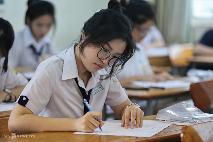 233a7856-1750741393-4053-1750741494 Thí sinh thi tốt nghiệp THPT 2024 tại TP HCM. Ảnh: Quỳnh Trần