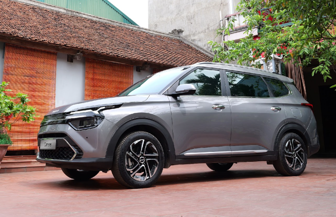 3-1749437813-1749437843-6281-1749439734-1 Sau ưu đãi, Kia Carens có giá khởi điểm dưới 600 triệu đồng. Ảnh: Thaco Auto