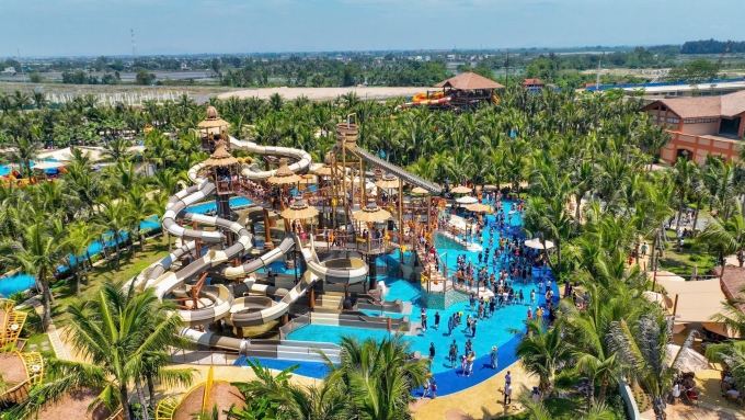 4-cong-vien-nuoc-sam-son-jpg-1-3149-3220-1750485030 Công viên nước Sun World Sầm Sơn. Ảnh: