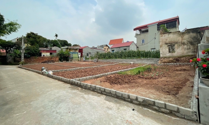 511536118-1424259505540046-565-8791-8316-1751245867 Một khu đất phân lô nằm trong ngõ tại Ân Thi, Hưng Yên. Ảnh: NVCC