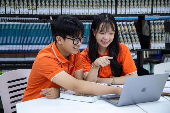 514264661-918353860441092-8860-6692-6383-1751269629 Sinh viên FPTU cùng thực hành, giải bài toán từ doanh nghiệp. Ảnh: FPTU