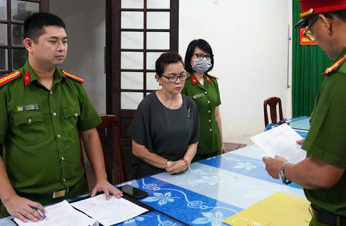 5696b869dde969b730f8-3655-1749-2500-9654-1749649413 Bà Trần Thị Phước tại cơ quan điều tra. Ảnh: Hồng Nhung