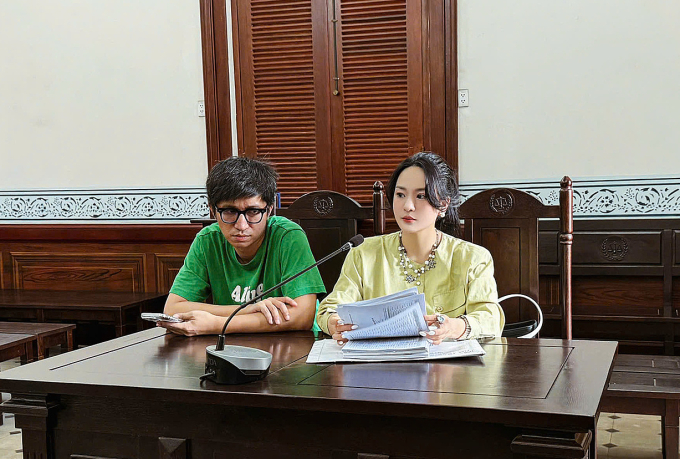 799465dae8425c1c0553-174989847-7788-8346-1749899179 Ca sĩ Ánh Linh tại phiên tòa. Ảnh: Bình Nguyên