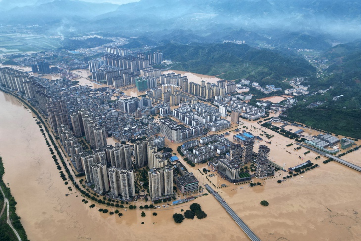 afp2025062563pb83fv1highreschinaweatherflooding-17510941218181700745780 sống sót - Ảnh 1.