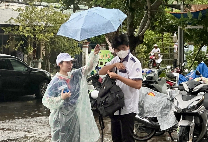 anh1-1750901788022177759615 tốt nghiệp - Ảnh 1.
