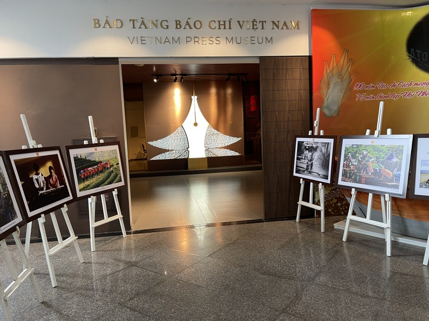 Biểu tượng “Bút Sen” được tạo tên từ hơn 800 tờ báo suốt chặng đường dài của báo chí Việt Nam.