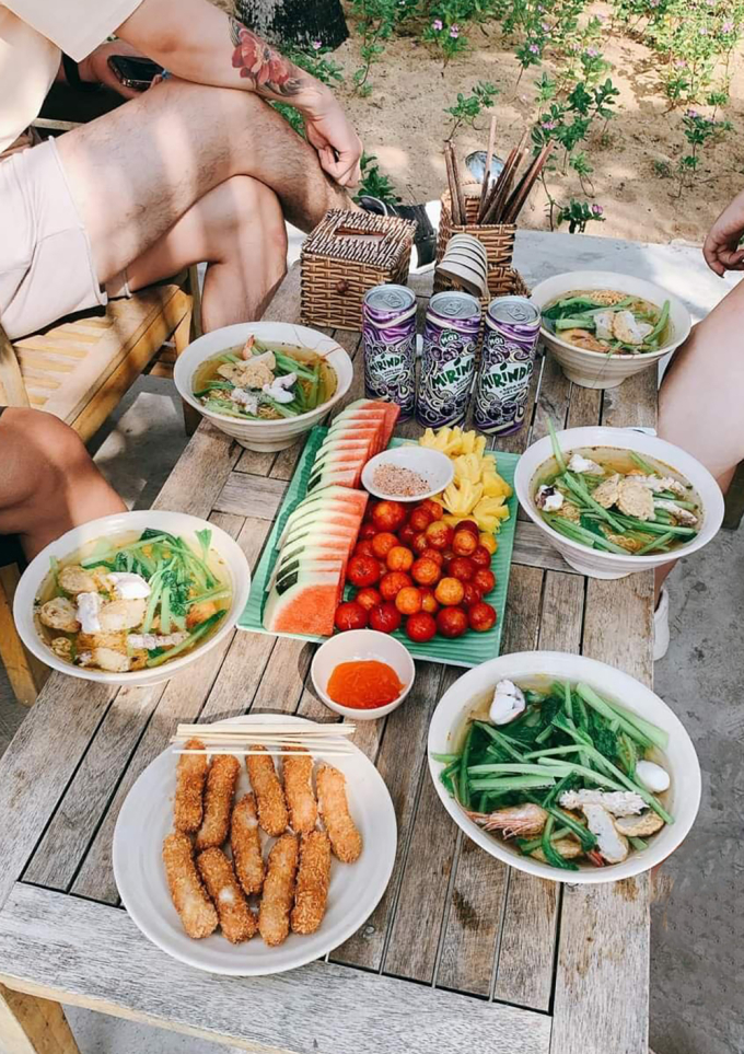 bai-dong-1750933093-8748-1750934456 Các món ăn sáng ở bãi Đông. Ảnh: Quý Doanh