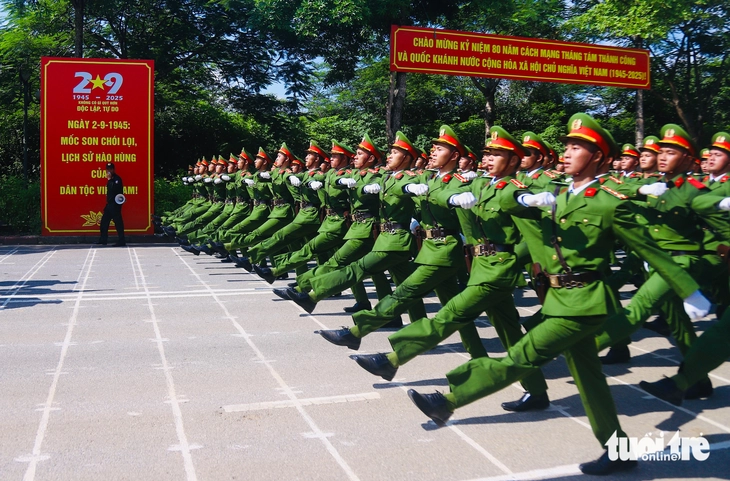 base64-17509300839861653228034 diễu binh - Ảnh 6.