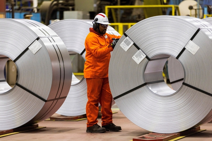 canada-steel-coil-reuters-1749-5877-3896-1749096052 hép cuộn trong một nhà máy ở Ontario, Canada. Ảnh: Reuters