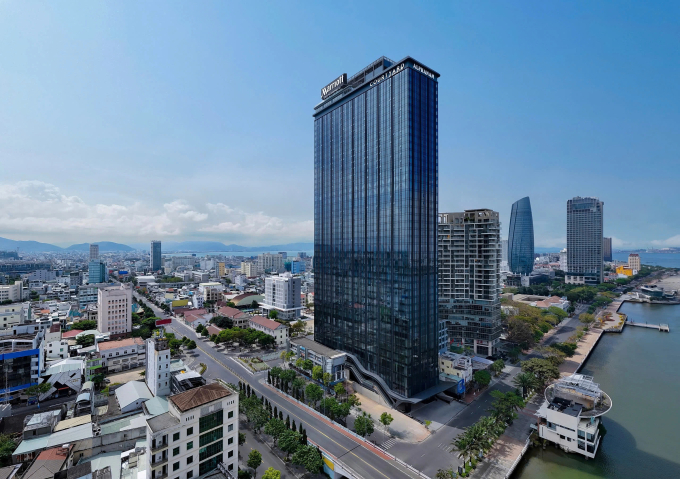 courtyard-by-marriott-ra-mat-k-6847-3940-1749641830 Tòa khách sạn 45 tầng nhìn ra sông Hàn vừa khai trương ở Đà Nẵng hôm 28/5. Ảnh Courtyard by Marriott Danang Han River