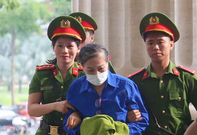 e84d3d55b56702395b76-175101546-9050-5995-1751015951 Cựu bí thư Vĩnh Phúc Hoàng Thị Thúy Lan bị đề nghị 14-15 năm tù, nặng nhất trong 9 cựu quan chức địa phương cùng bị truy tố nhận hối lộ. Ảnh: Phạm Dự