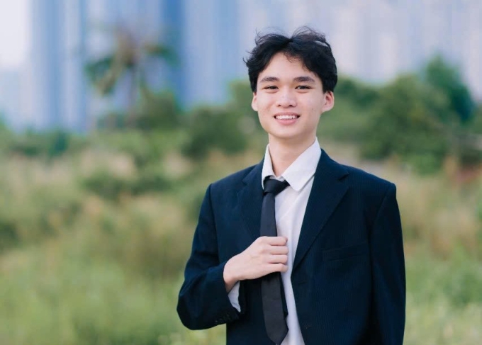 fe9605f09e622a3c7373-174976935-4889-1979-1749769900 Huỳnh Kiến Long, thủ khoa đầu vào lớp chuyên Toán trường Phổ thông Năng khiếu năm 2025. Ảnh: Nhân vật cung cấp