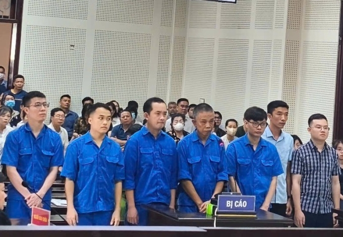 fkjgkgk-1749547579-9497-1749547649 Các bị cáo tại tòa. Ảnh: Xuân Hoa