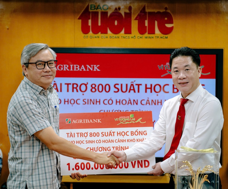 gieo-mam-tri-thuc-luon-chia-se-voi-hoc-sinh-co-hoan-canh-kho-khan-1750740287174361292940 Gieo mầm tri thức - Ảnh 1.