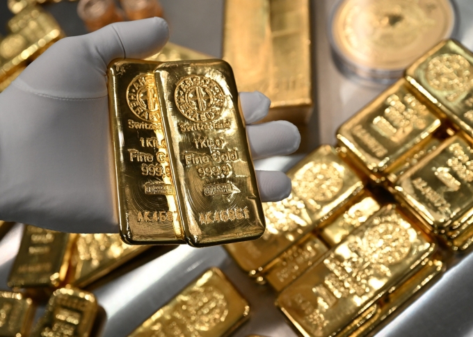 gold-munich-reuters-1750148718-1311-1750148838-1 Vàng thỏi trong một hầm chứa ở Munich (Đức) tháng 1/2025. Ảnh: Reuters