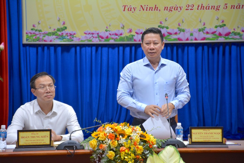 Thứ trưởng Bộ Tư pháp - Nguyễn Thanh Ngọc, Phó Chủ tịch Hội đồng phối hợp phổ biến, giáo dục pháp luật trung ương, Trưởng đoàn công tác phát biểu tại buổi làm việc.