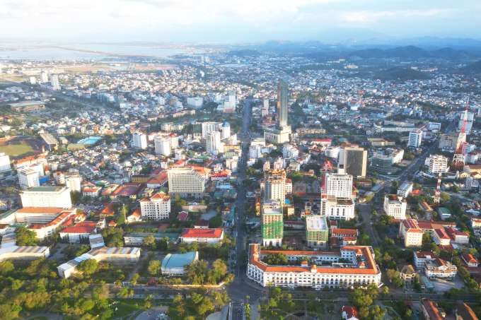 h6-3060-1751006832-1 Trung tâm phường Thuận Hóa, TP Huế ở bờ nam sông Hương. Ảnh: Võ Thạnh