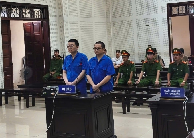 hai-bi-cao-nguoi-trung-quoc-ta-1370-6609-1750232272 Hại bị cáo người Trung Quốc tại phiên toà. Ảnh Công an cung cấp
