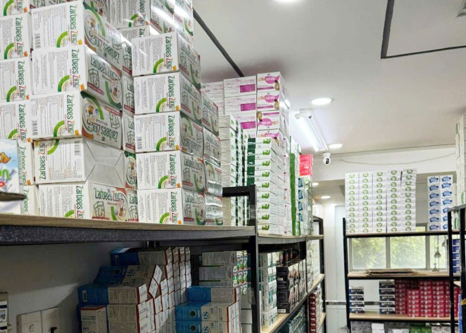 hanghoabitamgiu-1749563905-5617-1749564525 Hàng hoá của Công ty Sức khỏe xanh Natural Care bị cảnh sát tạm giữ.