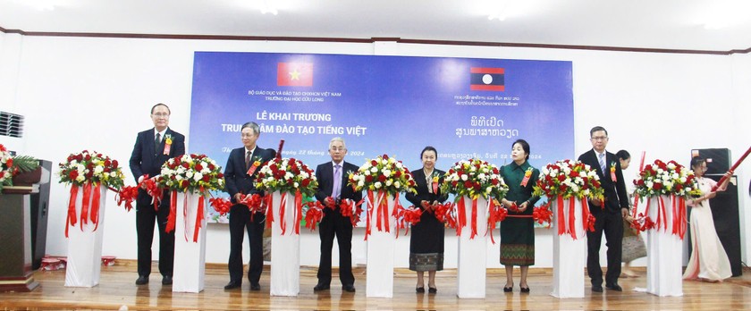 Khánh thành Trung tâm đào tạo Tiếng Việt thứ 2 tại Thủ đô Vientiane.