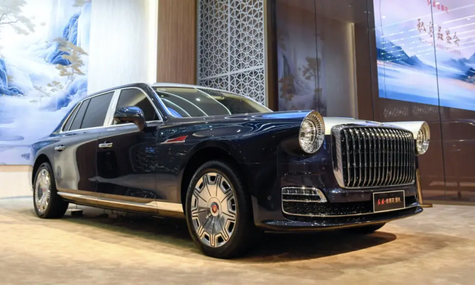 hongqi-golden-sunflower-guoli-6661-8584-1750297802 Hongqi Golden Sunflower Guoli Lanting Yayun tại triển lãm ôtô Thượng Hải hồi tháng 4. Ảnh: Sohu