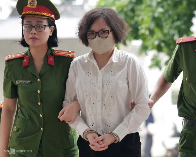 hue-jpeg-1750153143-1750153171-6326-1750153503 Bị cáo Trịnh Minh Huế, sáng 17/6. Ảnh: Ngọc Thành