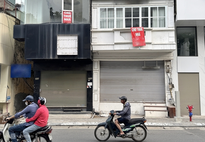 img-3265-1750587531-1750587637-2136-1750590478 Một dãy nhà mặt phố treo biển cho thuê tại Kim Mã, quận Ba Đình. Ảnh: Ngọc Diễm