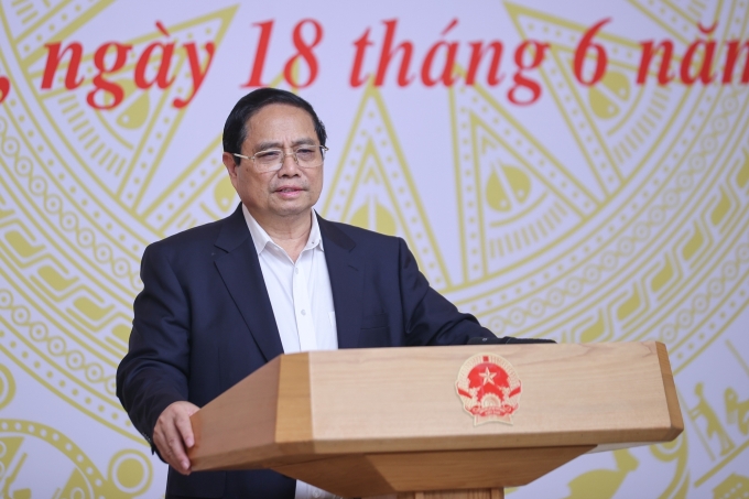 img5891-1750247924916210399743-2697-9566-1750253456 Thủ tướng Phạm Minh Chính chỉ đạo tại hội nghị chiều 18/6. Ảnh: VGP/Nhật Bắc