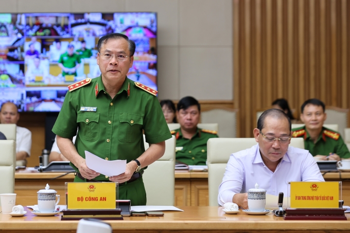 img6287-1750677544546218846879-2422-5368-1750684132 Thứ trưởng Công an Nguyễn Văn Long phát biểu tại hội nghị, ngày 23/6. Ảnh: VGP