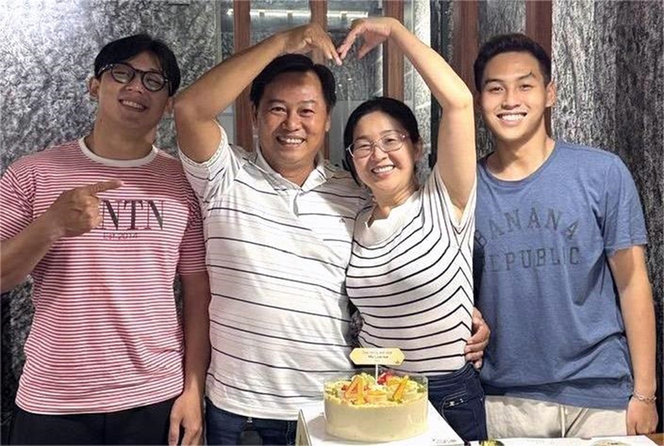 ka-gd-hanh-phuc-1751164517550247880676 gia đình hạnh phúc - Ảnh 1.