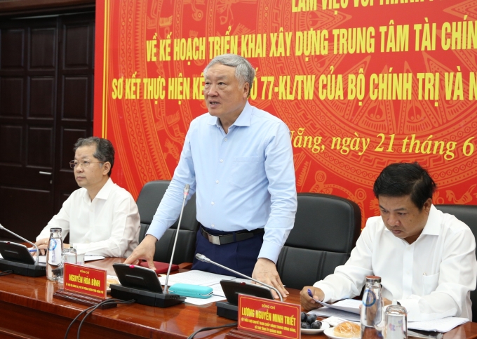 nxt3288-1750501984365916197249-3622-5883-1750511715 Phó thủ tướng Nguyễn Hòa Bình làm việc với TP Đà Nẵng, ngày 21/6. Ảnh: Nguyễn Hoàng