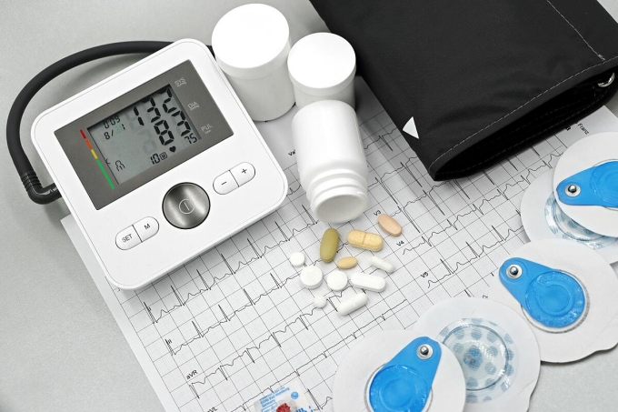 pexels-martabranco-32236830-17-3337-1179-1749789431 Máy đo huyết áp và một số loại thuốc huyết áp. Ảnh: Pexel