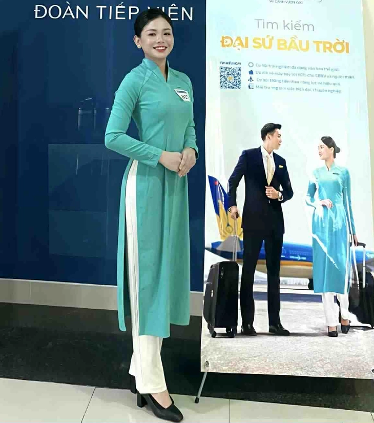 phan-kim-dung-trong-dot-huan-luyen-tiep-vien-hang-khong-17498709299161143128402 tiếp viên hàng không - Ảnh 2.
