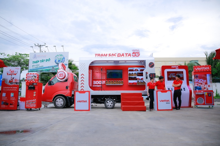 photo-1750817128460-1750817129036130490136 Chuyến xe công nghệ mang 5G đến tận tay người dân miền Tây - Ảnh 1.