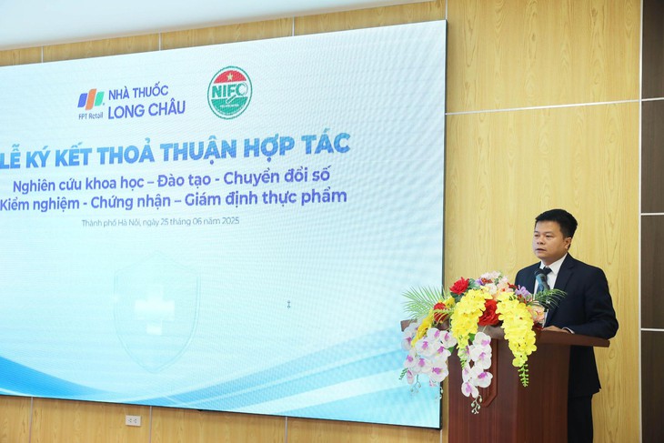photo-1750931172358-1750931172544567326727 Long Châu hợp tác cùng Viện Kiểm nghiệm An toàn vệ sinh thực phẩm quốc gia - Ảnh 2.