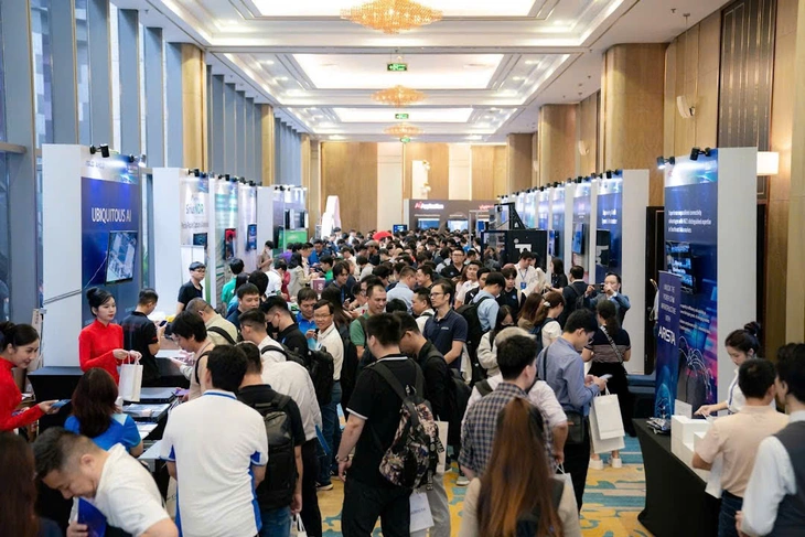 photo-1751071051413-175107105150196170764 DCCI Summit 2025 TP.HCM: Tiên phong hạ tầng số cho tăng trưởng xanh - Ảnh 2.