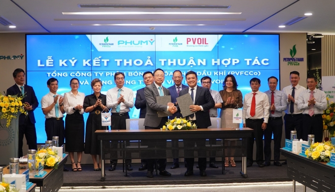 pvfcco-phu-my-va-pvoil-ky-ket-1174-5505-1749728273 PVFCCo - Phú Mỹ và PVOIL ký kết thỏa thuận hợp tác trong lĩnh vực dịch vụ, thương mại và hóa chất. Ảnh: