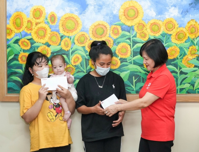 r4-1751271320-5007-1751271608 Chương trình ROX Share trao quà cho bệnh nhi tại Bệnh viện Nhi Trung ương. Ảnh: ROX Group