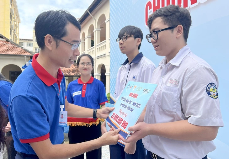 ra-quan-tsmt-read-only-17505615994572045476639 tiếp sức mùa thi - Ảnh 1.