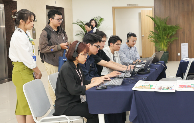 sinh-vien-1750480446-8947-1750485862 Sinh viên trường Đại học Hoa Sen và khách mời sự kiện tham gia trải nghiệm bài thi LanguageCert trên hệ thống i-Test. Ảnh: DTP