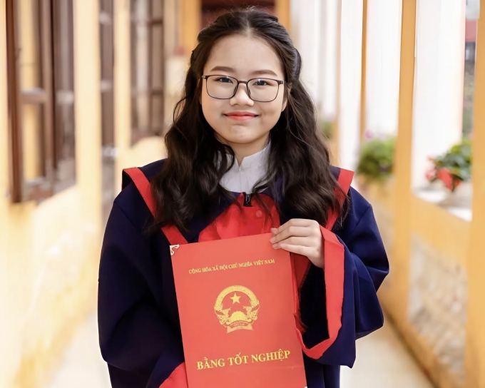 tran-thuy-linh-webp-1750170548-1801-1750174806 Trần Thùy Linh, thủ khoa lớp 10 chuyên Toán, trường THPT chuyên Trần Phú năm 2025. Ảnh: Nhân vật cung cấp