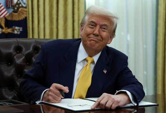 trump-pho-ng-ba-u-du-c-0703-jp-9902-2447-1749975832 Tổng thống Mỹ Donald Trump tại Phòng Bầu dục ở Nhà Trắng hôm 7/3. Ảnh: Reuters
