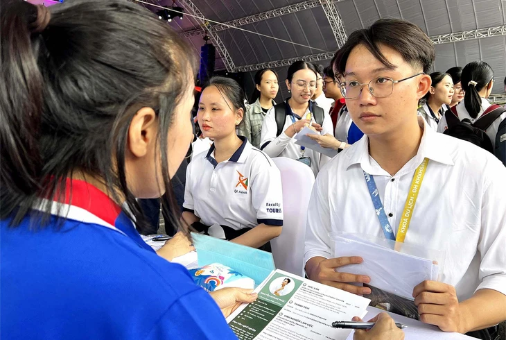 tuyen-dung-1751082059532183334465 tuyển dụng - Ảnh 1.