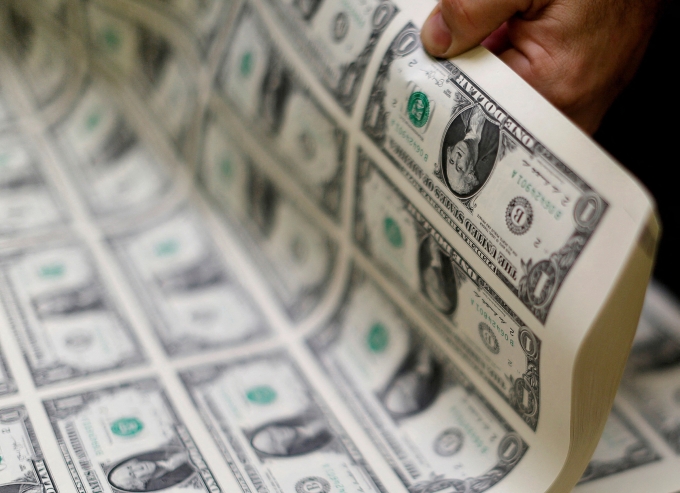 usd-1-dollar-reuters-174954604-9223-6802-1749546490 Tiền giấy 1 USD tại Cục Khắc và In ấn Mỹ. Ảnh: Reuters